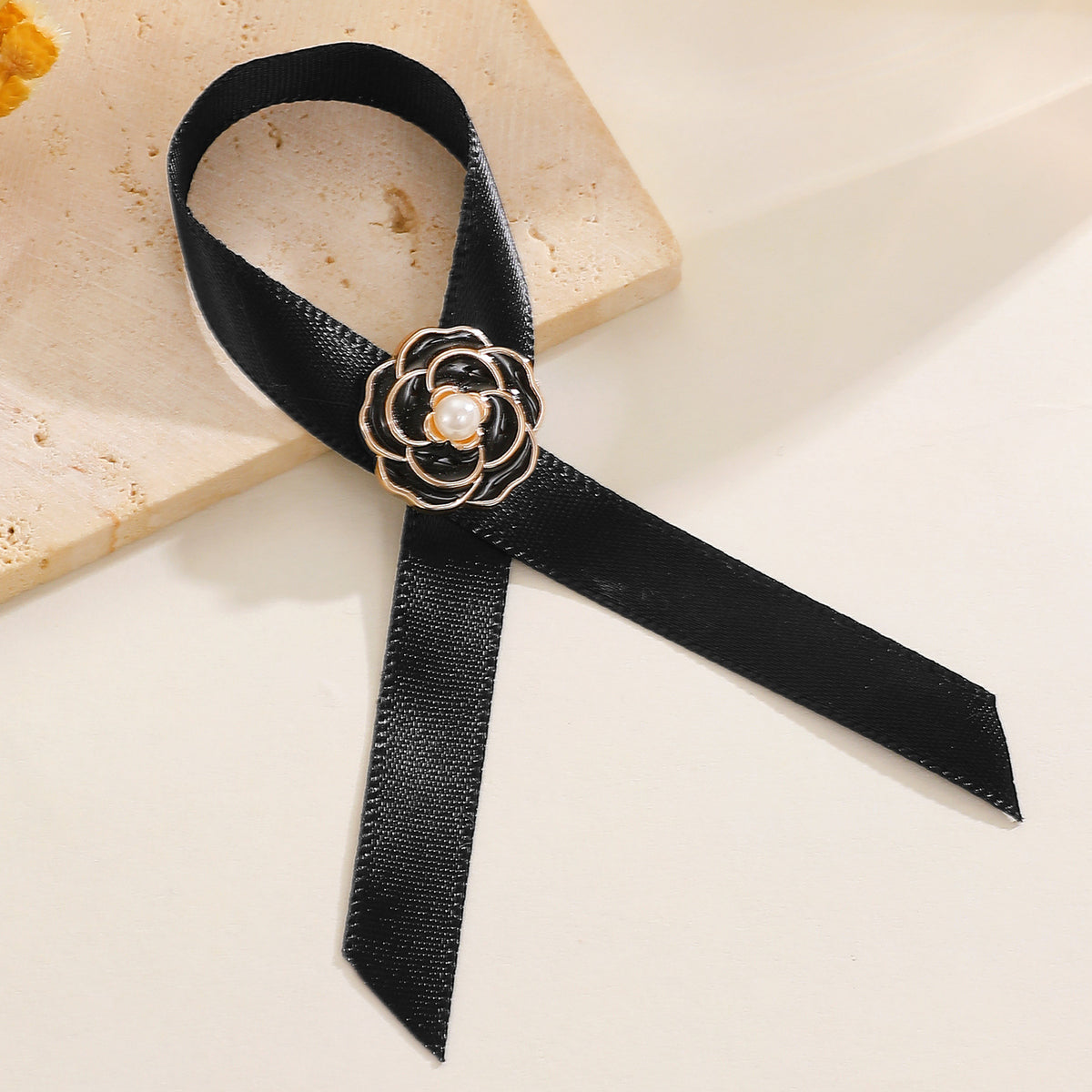 Foreign trade hot-selling ribbon brooch jewelry fashion diamond red ribbon brooch brooch activities commemorative clothing wholesale