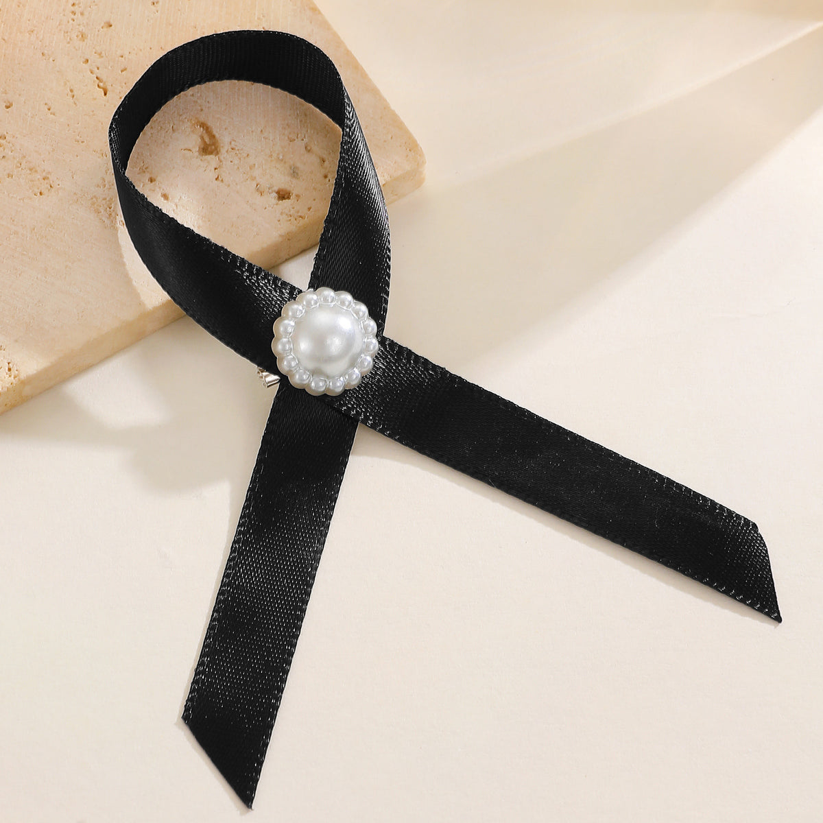 Foreign trade hot-selling ribbon brooch jewelry fashion diamond red ribbon brooch brooch activities commemorative clothing wholesale
