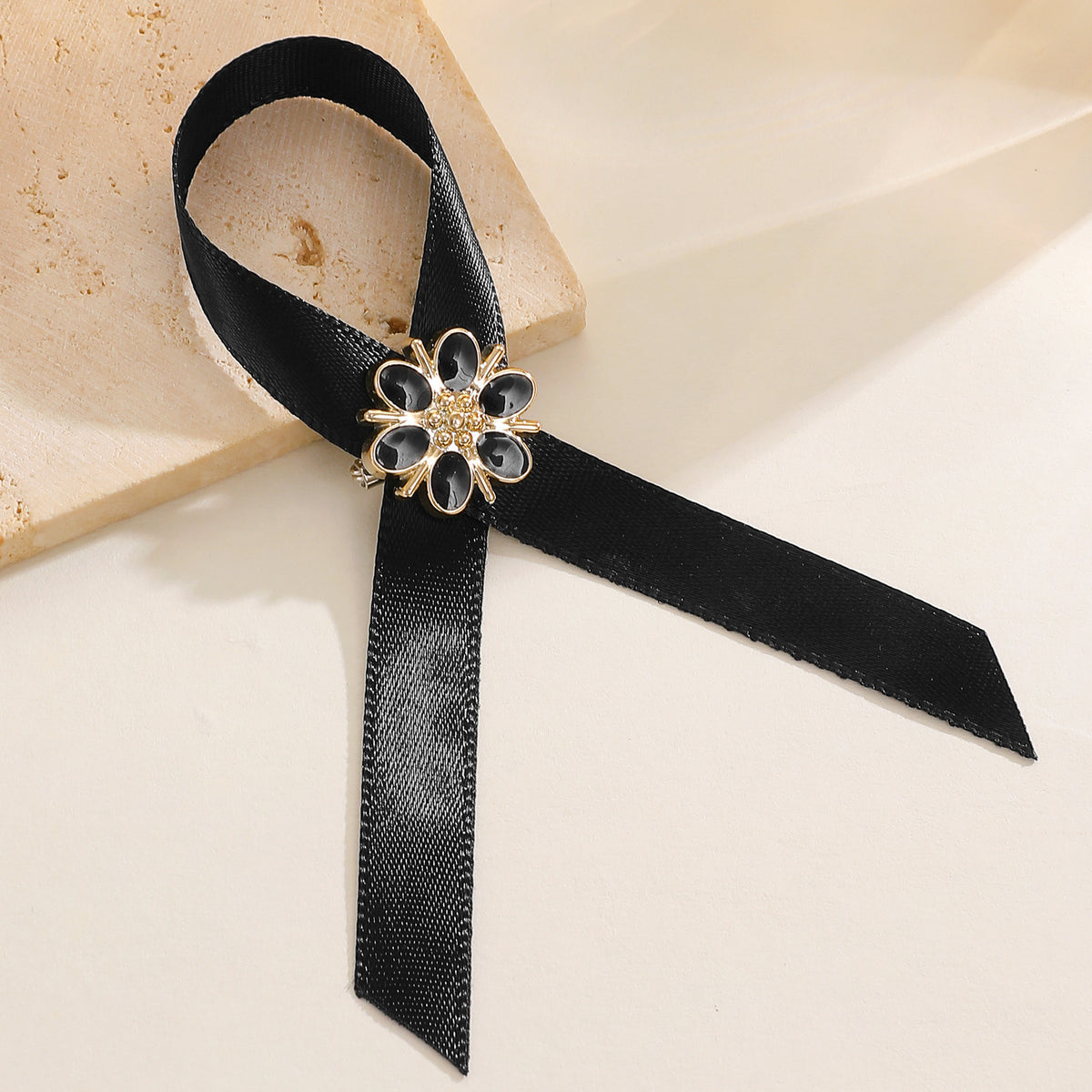 Foreign trade hot-selling ribbon brooch jewelry fashion diamond red ribbon brooch brooch activities commemorative clothing wholesale