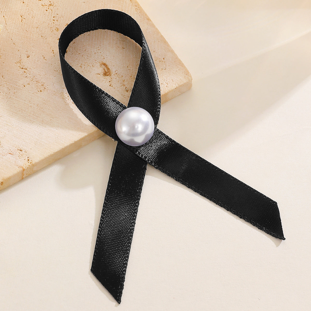 Foreign trade hot-selling ribbon brooch jewelry fashion diamond red ribbon brooch brooch activities commemorative clothing wholesale