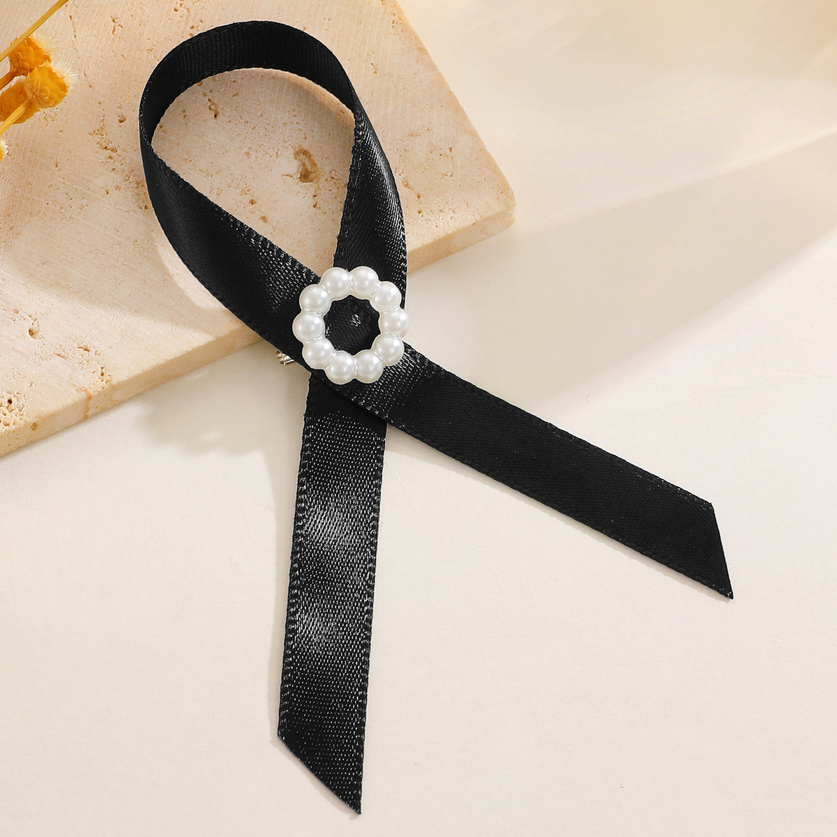 Foreign trade hot-selling ribbon brooch jewelry fashion diamond red ribbon brooch brooch activities commemorative clothing wholesale