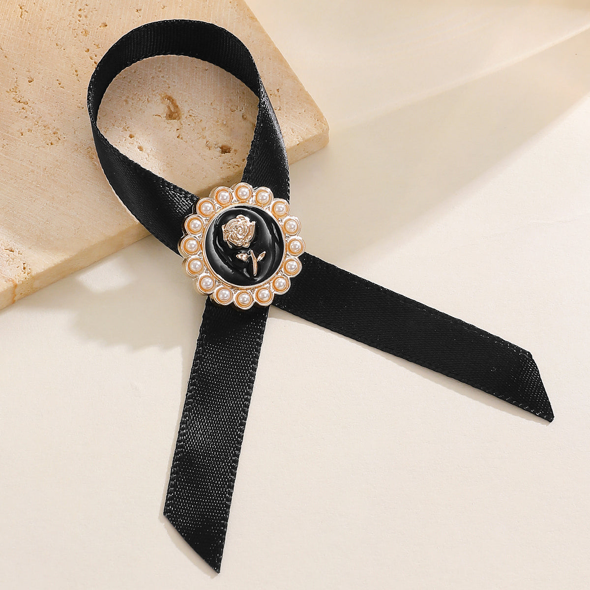 Foreign trade hot-selling ribbon brooch jewelry fashion diamond red ribbon brooch brooch activities commemorative clothing wholesale